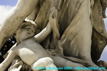 - Le Jardin des Tuileries : la statuaire