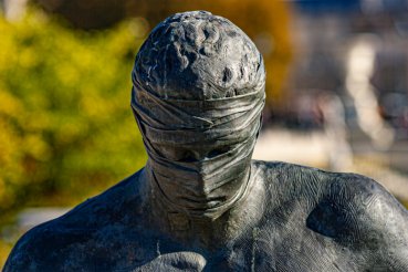 - Tuileries garden : <br>statuary art