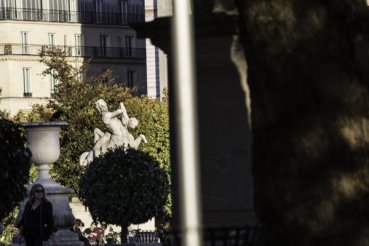 - Tuileries garden : <br>statuary art